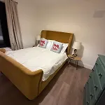 The Lodge- 아파트